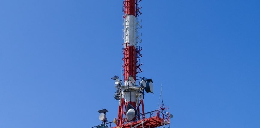 Anteny 5 GHz: Przyszłość Szybkiej i Stabilnej Komunikacji Bezprzewodowej